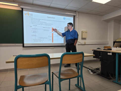 Félicitations à Dimitri, fraîchement diplômé.